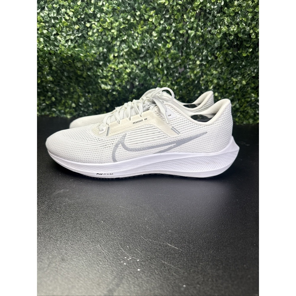 Nike Air Zoom Pegasus 40 Shoes Men's Size 10 White Sneakers DV3853-102